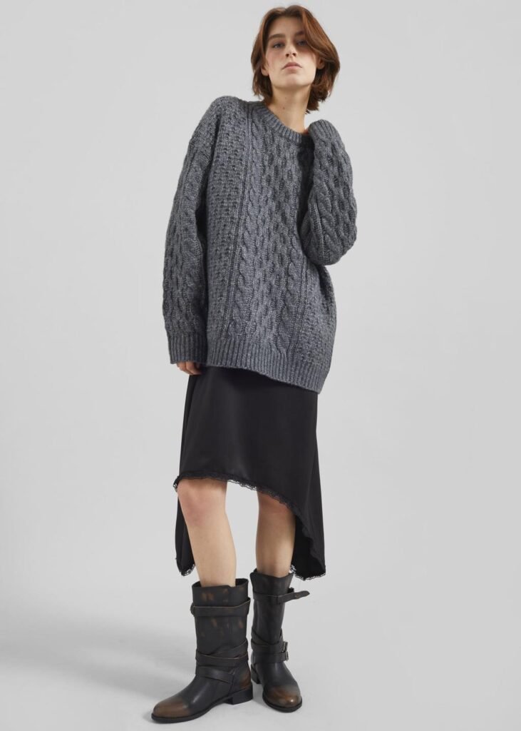 Opa-Pulli mit einem Rock kombinieren